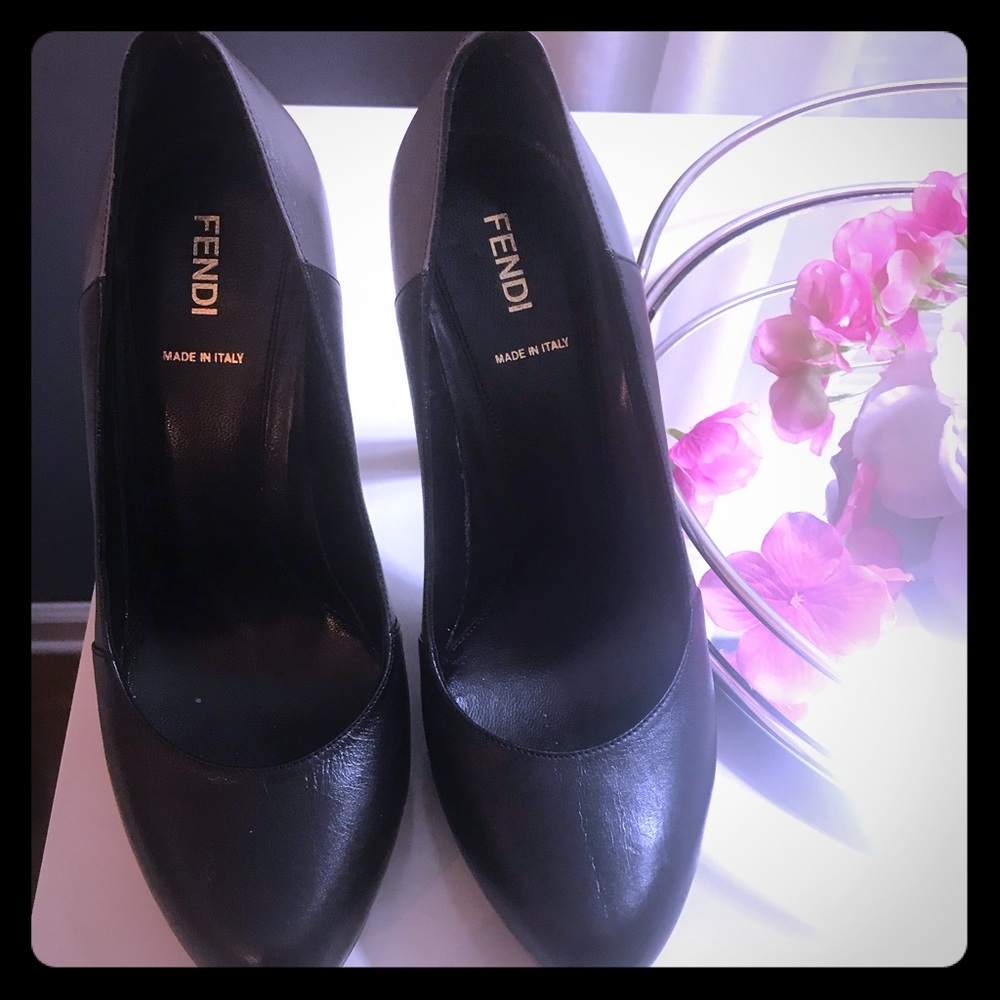 Authentic fendi shoes 39